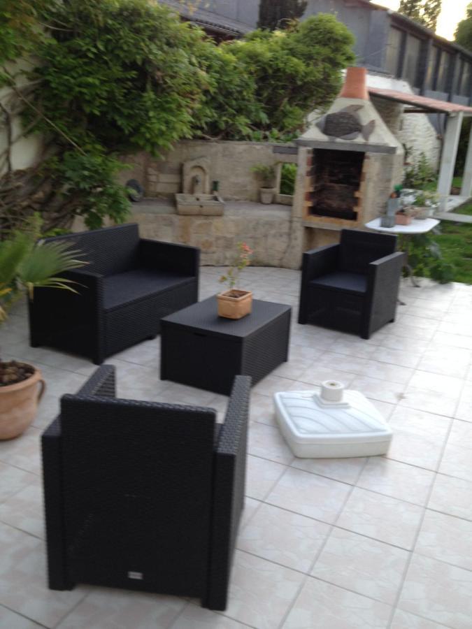 Studio Avec Piscine Privee Jardin Clos Et Wifi A Saint Jean D'Angely Exterior photo