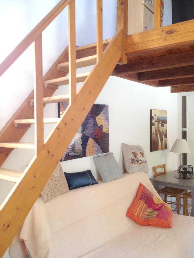 Studio Avec Piscine Privee Jardin Clos Et Wifi A Saint Jean D'Angely Exterior photo