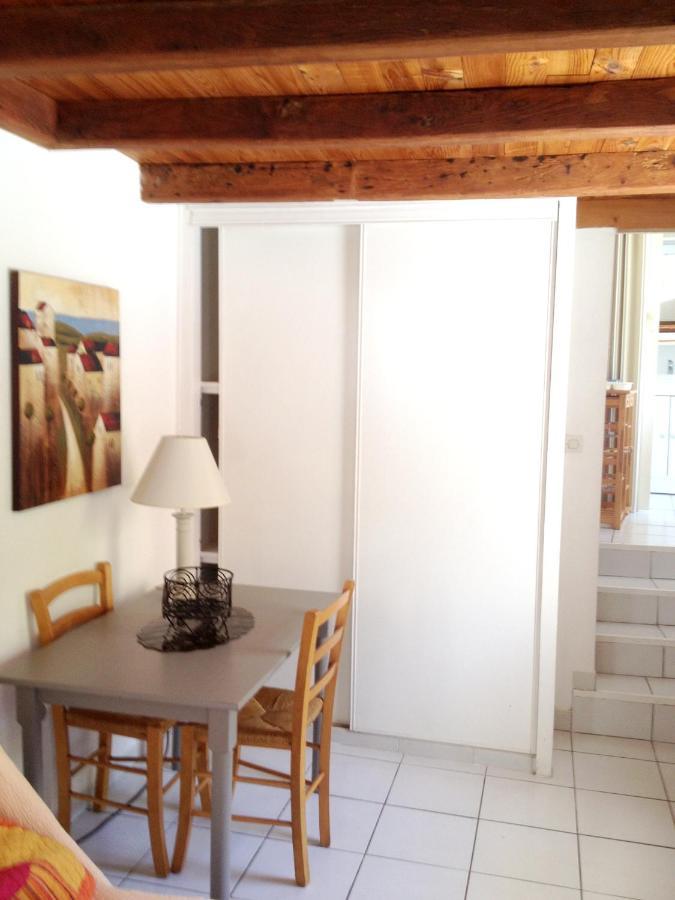 Studio Avec Piscine Privee Jardin Clos Et Wifi A Saint Jean D'Angely Exterior photo